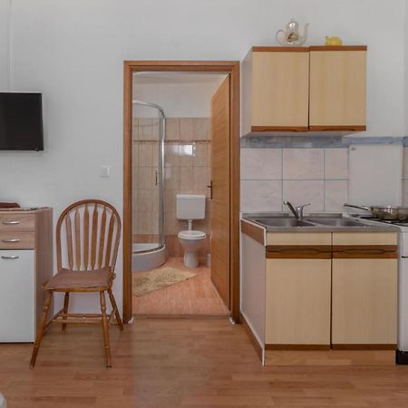 Pet Friendly Apartment In Pinezici With Wifi Buitenkant foto