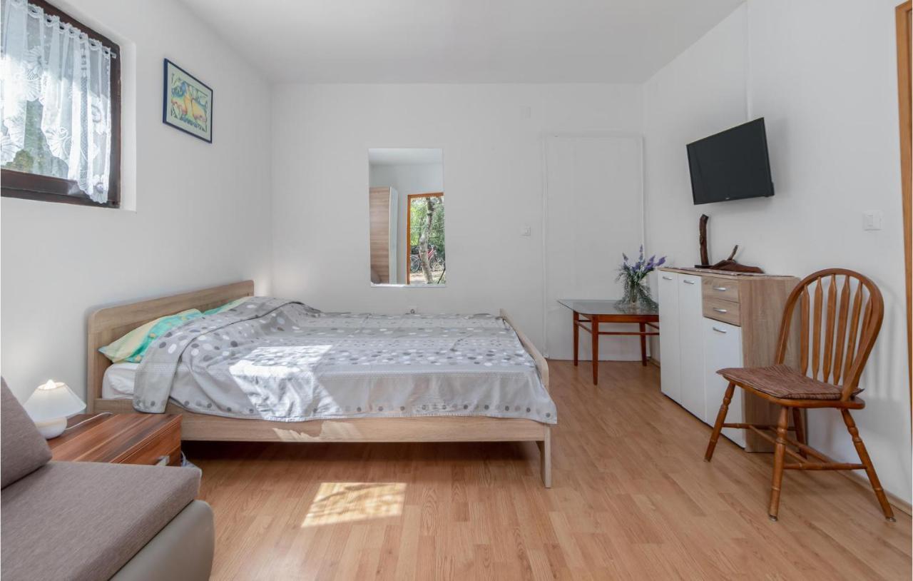 Pet Friendly Apartment In Pinezici With Wifi Buitenkant foto